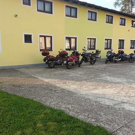Hostel M Maribor Buitenkant foto