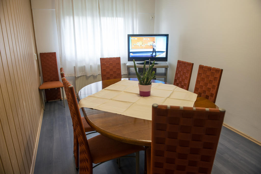 Hostel M Maribor Buitenkant foto