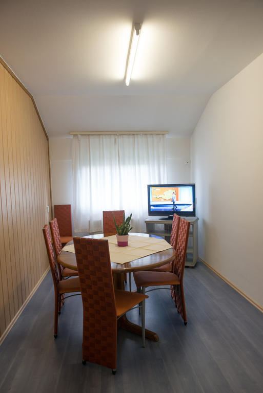 Hostel M Maribor Buitenkant foto