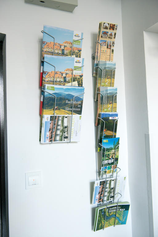 Hostel M Maribor Buitenkant foto