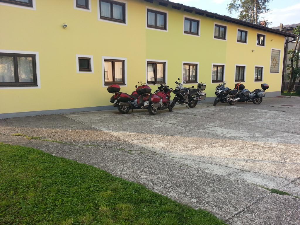 Hostel M Maribor Buitenkant foto