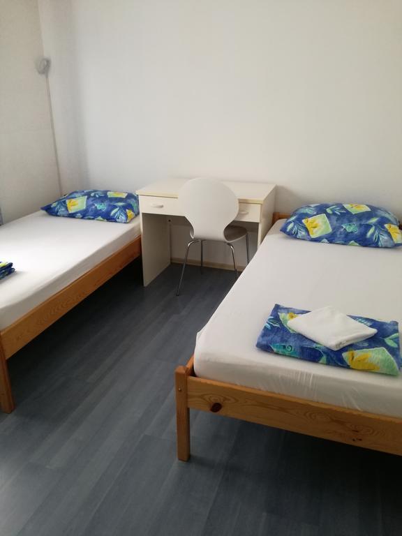 Hostel M Maribor Buitenkant foto